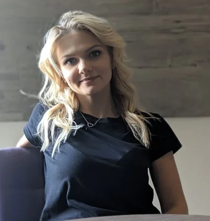 Аня Дорофєєва